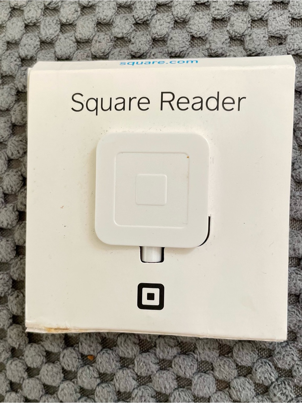 Square Card Reader for Magstripe designed for 3.5mm headphone jacks
